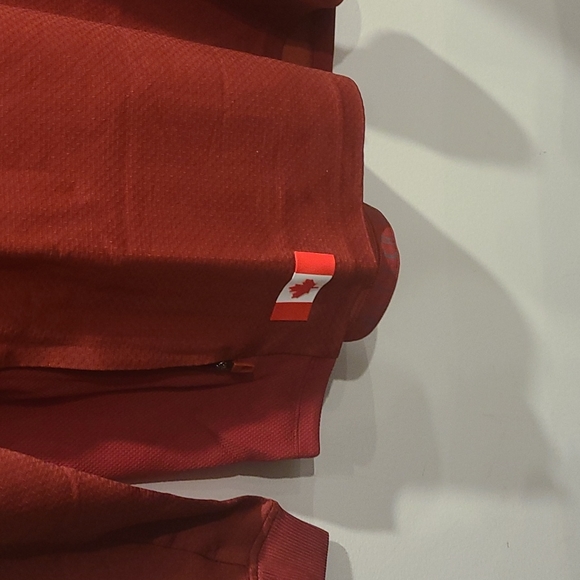 RARE Lululemon Team CANADA Olympic Textured Tech Hoodie - Picture 14 of 15